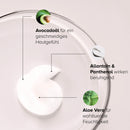 Body-Shaving-Cream in Schale, Nahaufnahmen verschiedener Inhaltsstoffe.