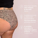 Leo Seamless Slip in Beige von hinten getragen, Bildtext zu OEKO-TEX® Standard 100 und wiederverwendbarem Material