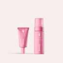 Rosafarbenes Set-Intimate-Duo, steht vor hellem Hintergrund.