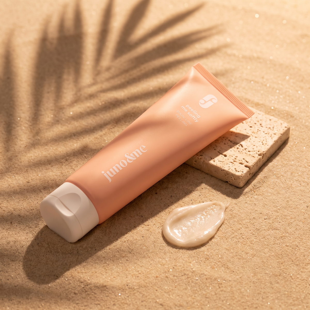 Peeling me softly auf Sand mit Palmenschatten